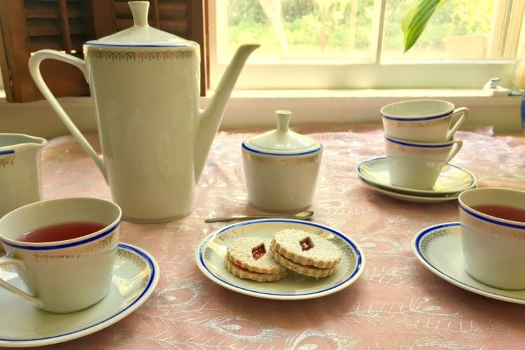 Linzer Cookies Feature Photo